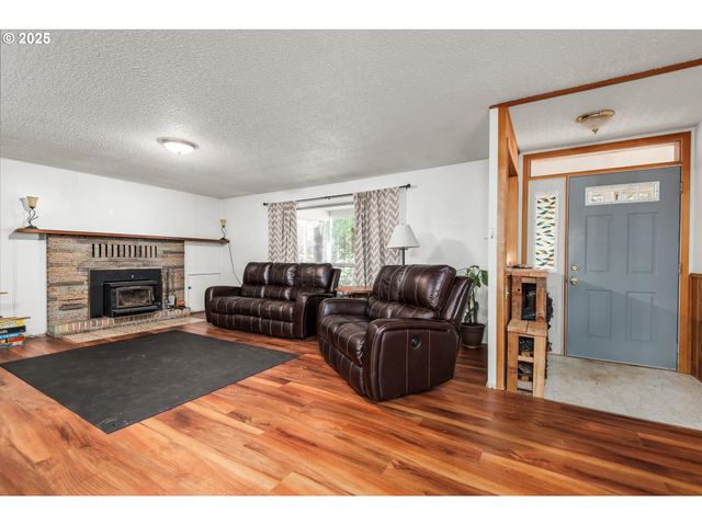 56642 MCKENZIE Hwy, Mc Kenzie Bridge, OR 97413