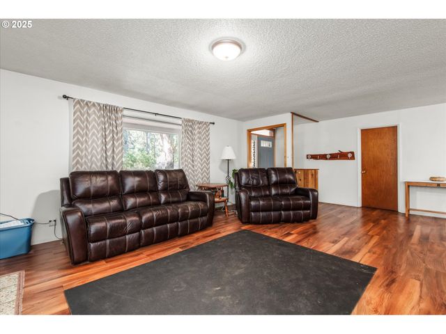 56642 MCKENZIE Hwy, Mc Kenzie Bridge, OR 97413