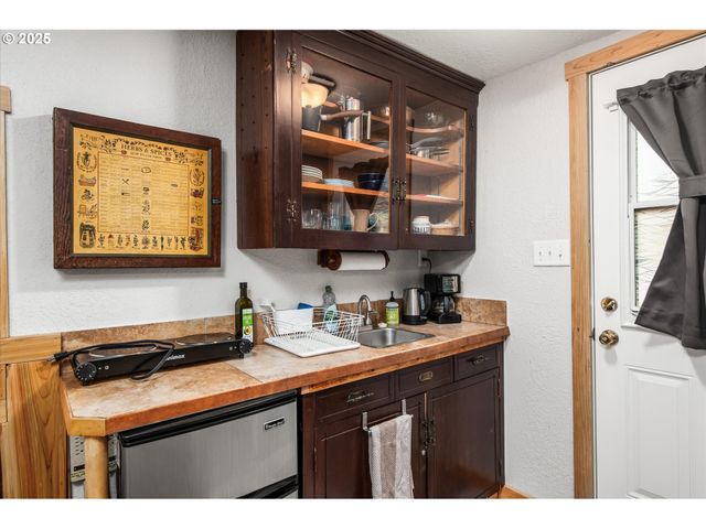 56642 MCKENZIE Hwy, Mc Kenzie Bridge, OR 97413