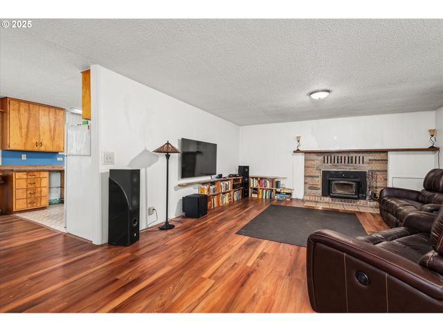 56642 MCKENZIE Hwy, Mc Kenzie Bridge, OR 97413