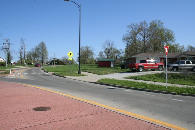 6003 E ST CHARLES RD, Columbia, MO 65202