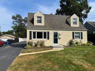817 S Spring Road, Elmhurst, IL 60126