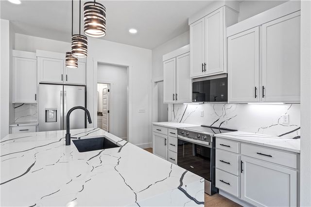 6 Alloway Lane, Bella Vista, AR 72715