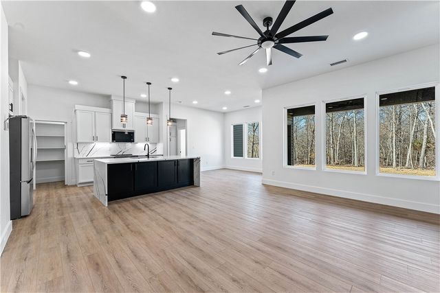 6 Alloway Lane, Bella Vista, AR 72715