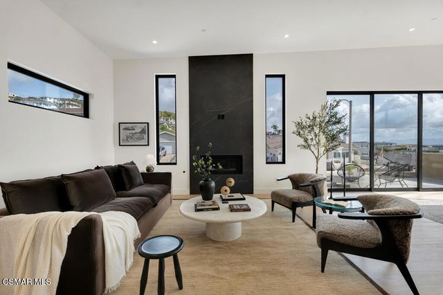 679 Adirondack Avenue, Ventura, CA 93003