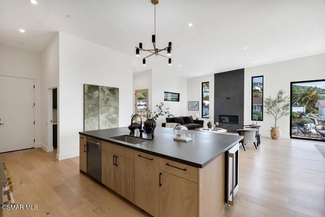 679 Adirondack Avenue, Ventura, CA 93003