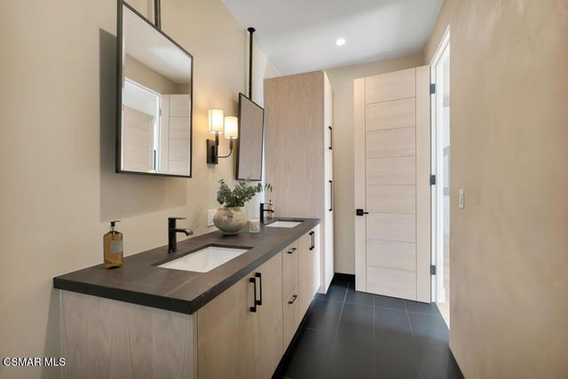 679 Adirondack Avenue, Ventura, CA 93003