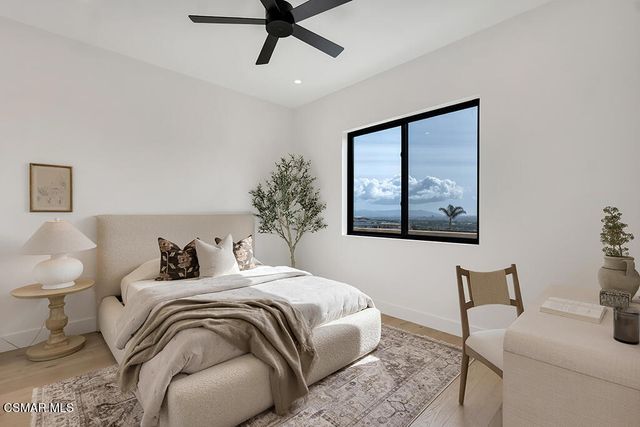 679 Adirondack Avenue, Ventura, CA 93003