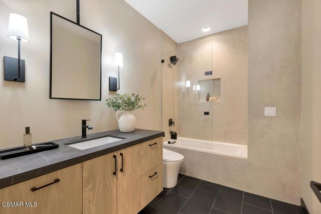 679 Adirondack Avenue, Ventura, CA 93003