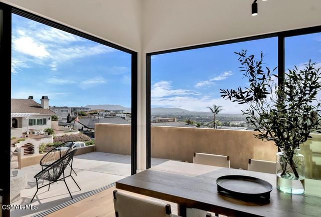 679 Adirondack Avenue, Ventura, CA 93003