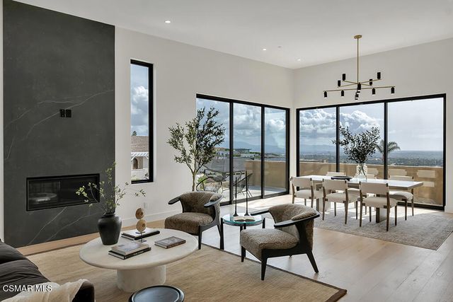 679 Adirondack Avenue, Ventura, CA 93003