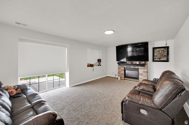 1284 N 900 W, Clinton, UT 84015