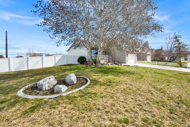 1284 N 900 W, Clinton, UT 84015