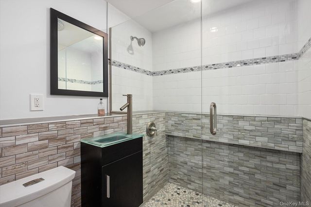 1 Park Court, Smithtown, NY 11787