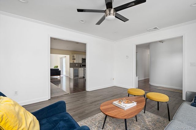 1 Park Court, Smithtown, NY 11787