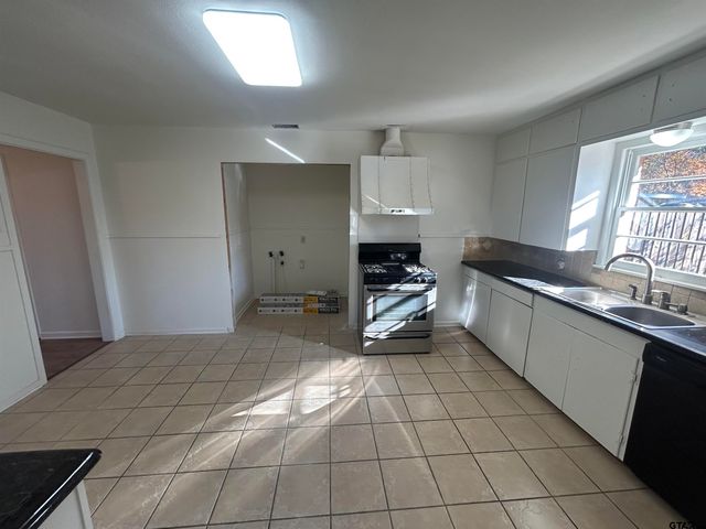 1515 San Antonio, Tyler, TX 75701