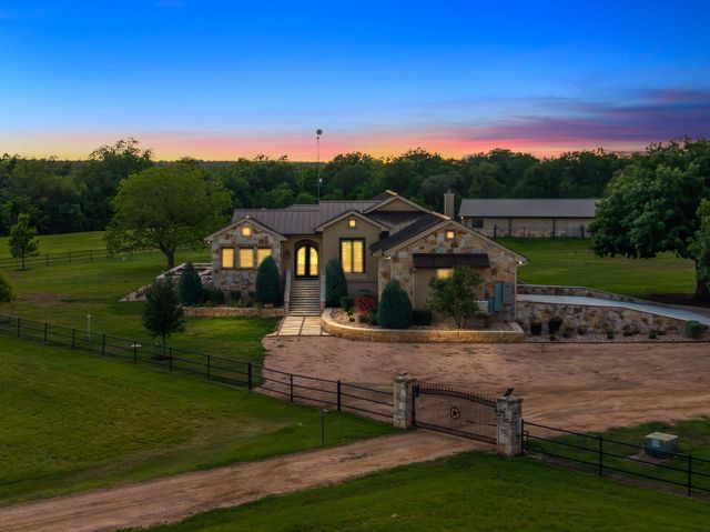 101 Spears Ranch RD, Jarrell, TX 76537