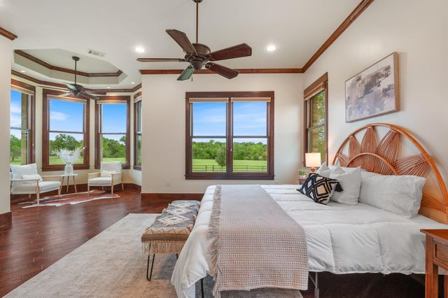 101 Spears Ranch RD, Jarrell, TX 76537