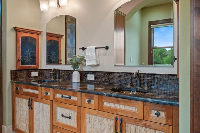 101 Spears Ranch RD, Jarrell, TX 76537