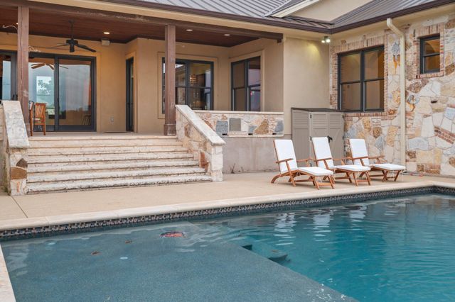 101 Spears Ranch RD, Jarrell, TX 76537