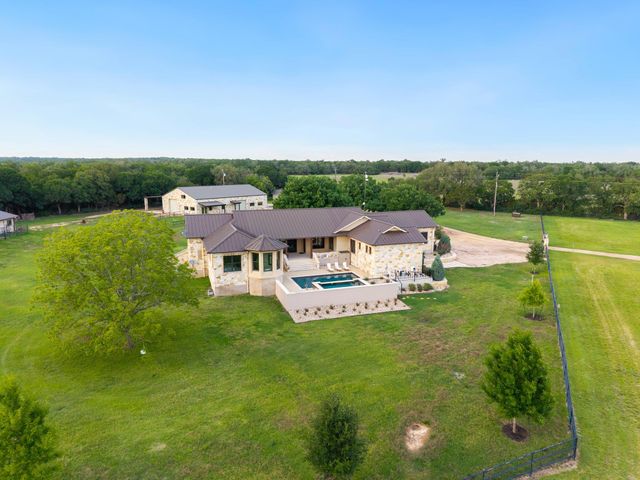 101 Spears Ranch RD, Jarrell, TX 76537