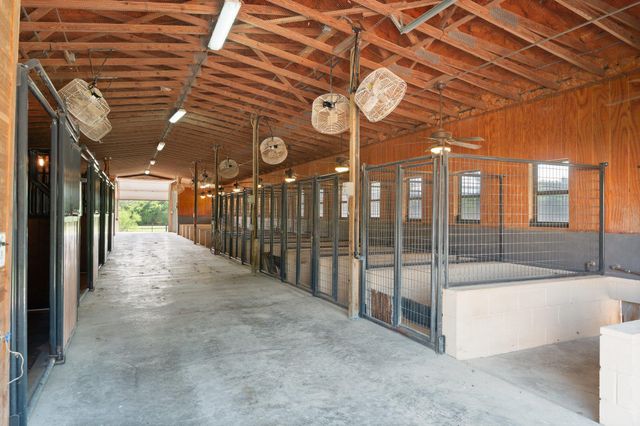 101 Spears Ranch RD, Jarrell, TX 76537