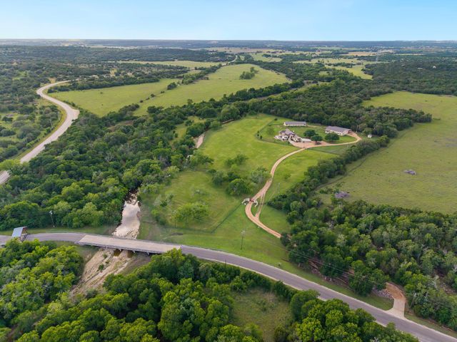 101 Spears Ranch RD, Jarrell, TX 76537