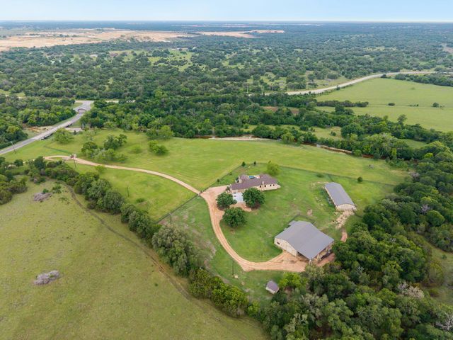 101 Spears Ranch RD, Jarrell, TX 76537