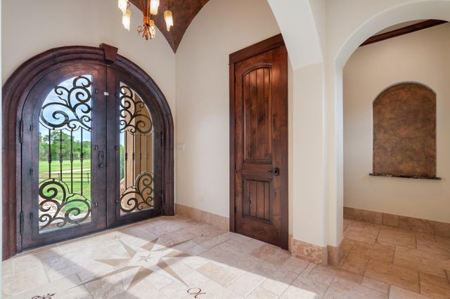 101 Spears Ranch RD, Jarrell, TX 76537