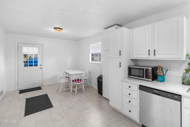 100 Carroll Circle, Rogersville, TN 37857