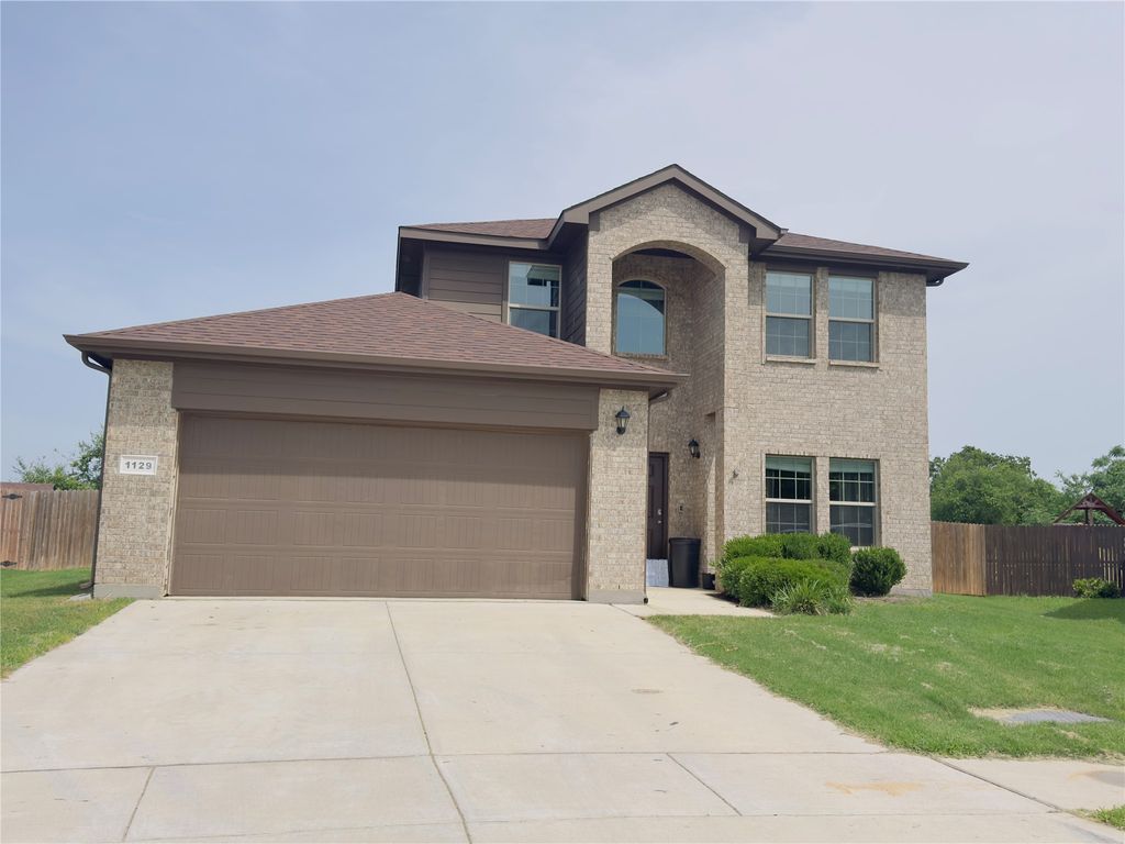 1129 Autumnwood Drive, Azle, TX 76020