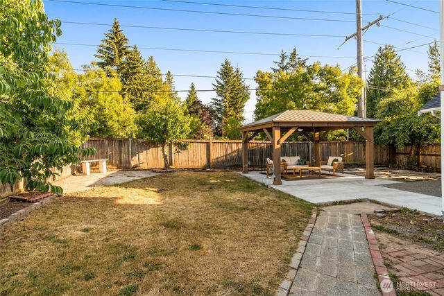 20721 122nd Place SE, Kent, WA 98031