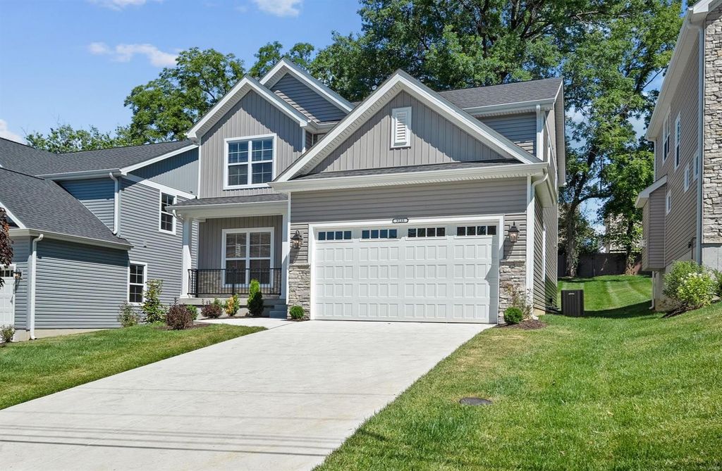 9235 Merritt Avenue, St Louis, MO 63144