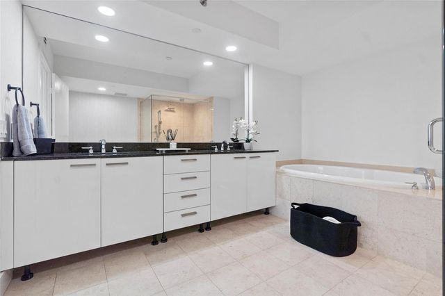 1830 S Ocean Drive 1006, Hallandale Beach, FL 33009