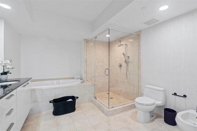 1830 S Ocean Drive 1006, Hallandale Beach, FL 33009