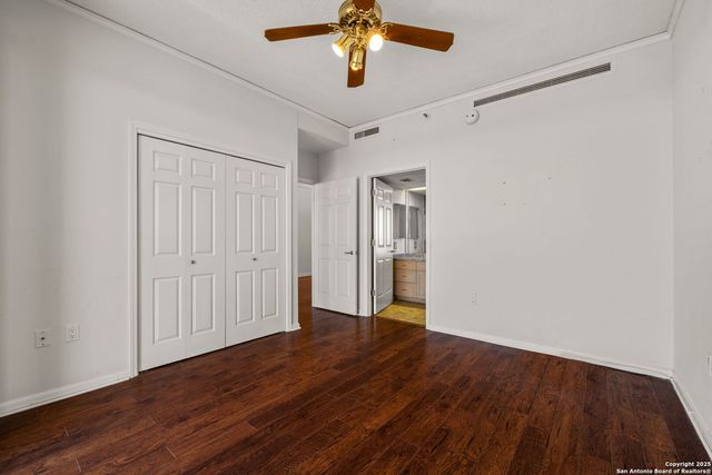 1 Towers Park Ln Apt 2107, San Antonio, TX 78209