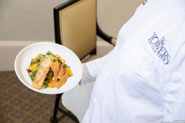 1 Towers Park Ln Apt 2107, San Antonio, TX 78209