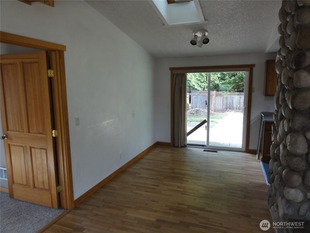 28821 18th Avenue S, Federal Way, WA 98003