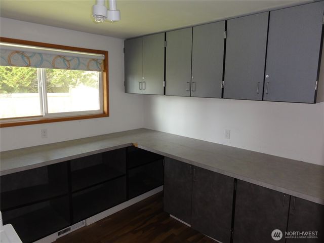 28821 18th Avenue S, Federal Way, WA 98003