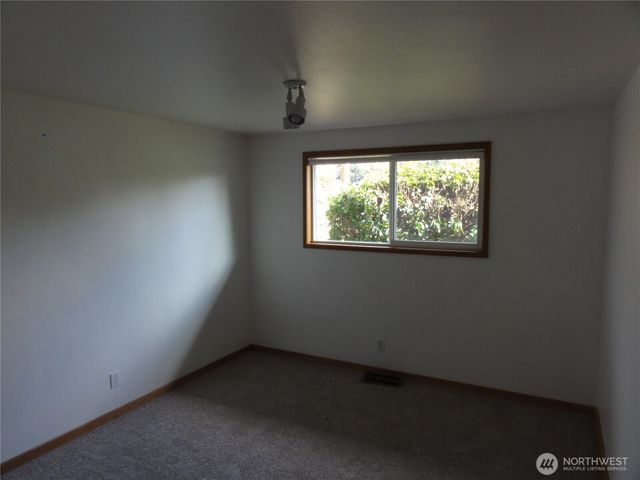28821 18th Avenue S, Federal Way, WA 98003