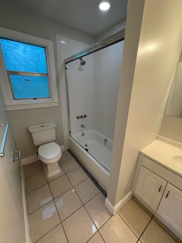 623 Selkirk Street B, West Palm Beach, FL 33405
