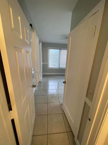 623 Selkirk Street B, West Palm Beach, FL 33405