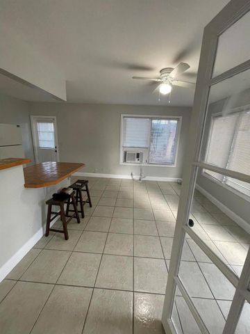 623 Selkirk Street B, West Palm Beach, FL 33405