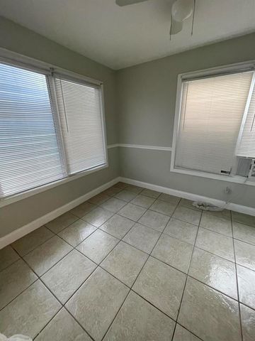 623 Selkirk Street B, West Palm Beach, FL 33405