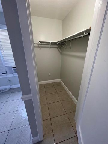 623 Selkirk Street B, West Palm Beach, FL 33405