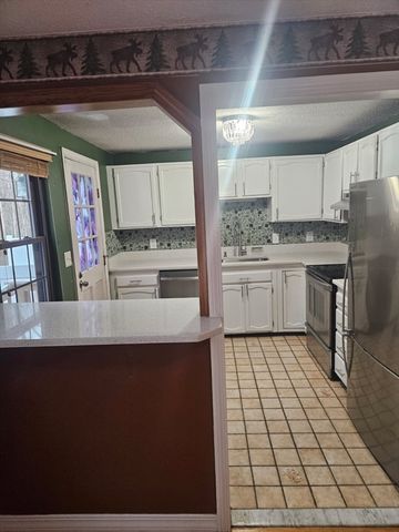 935 Methuen St 13, Dracut, MA 01826