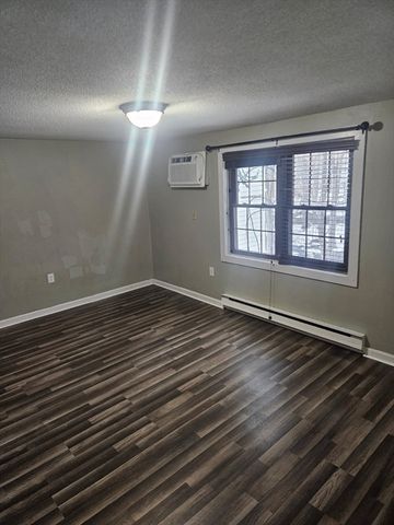 935 Methuen St 13, Dracut, MA 01826