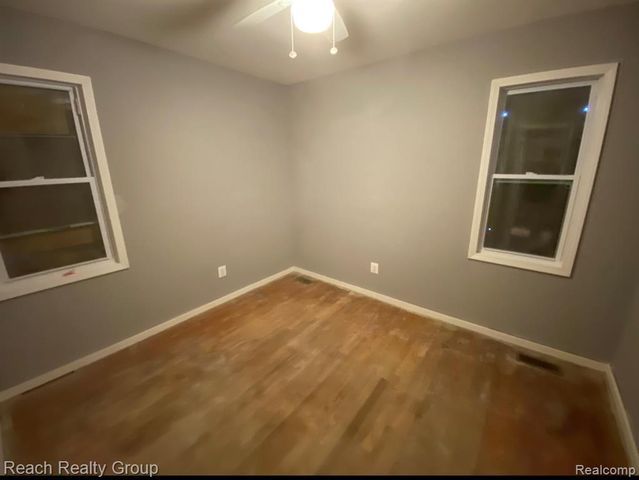 8451 Greenview Avenue, Detroit, MI 48228
