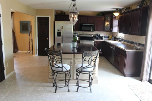 1027 Blackthorn Cove, Fort Wayne, IN 46804