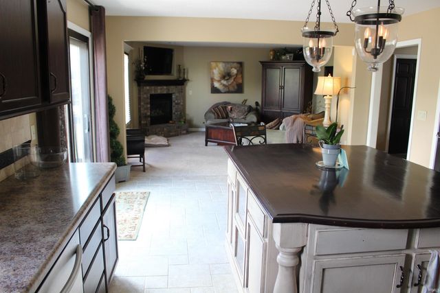 1027 Blackthorn Cove, Fort Wayne, IN 46804